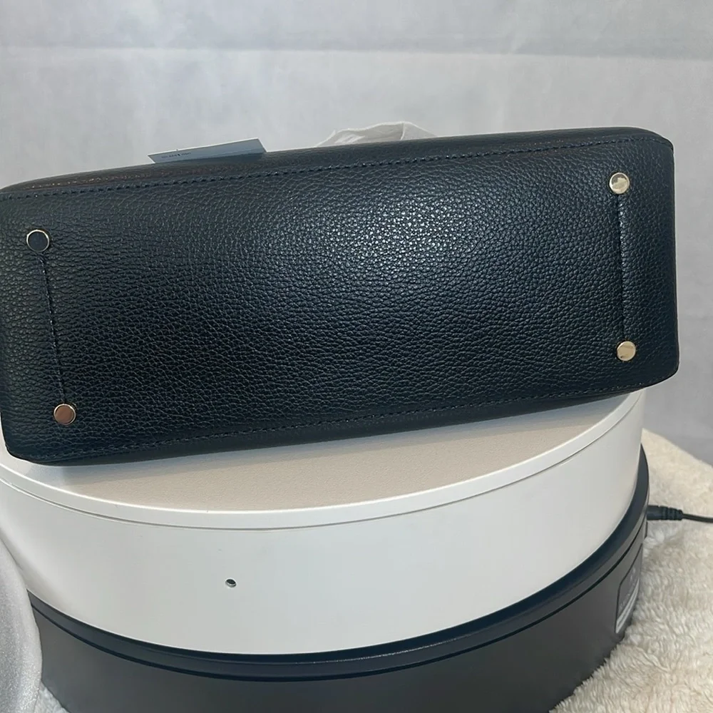 Kate spade ,NWT ,Black with Zipper close , 1 Pocket in side , shoulder Bag .tote - Picture 11 of 13